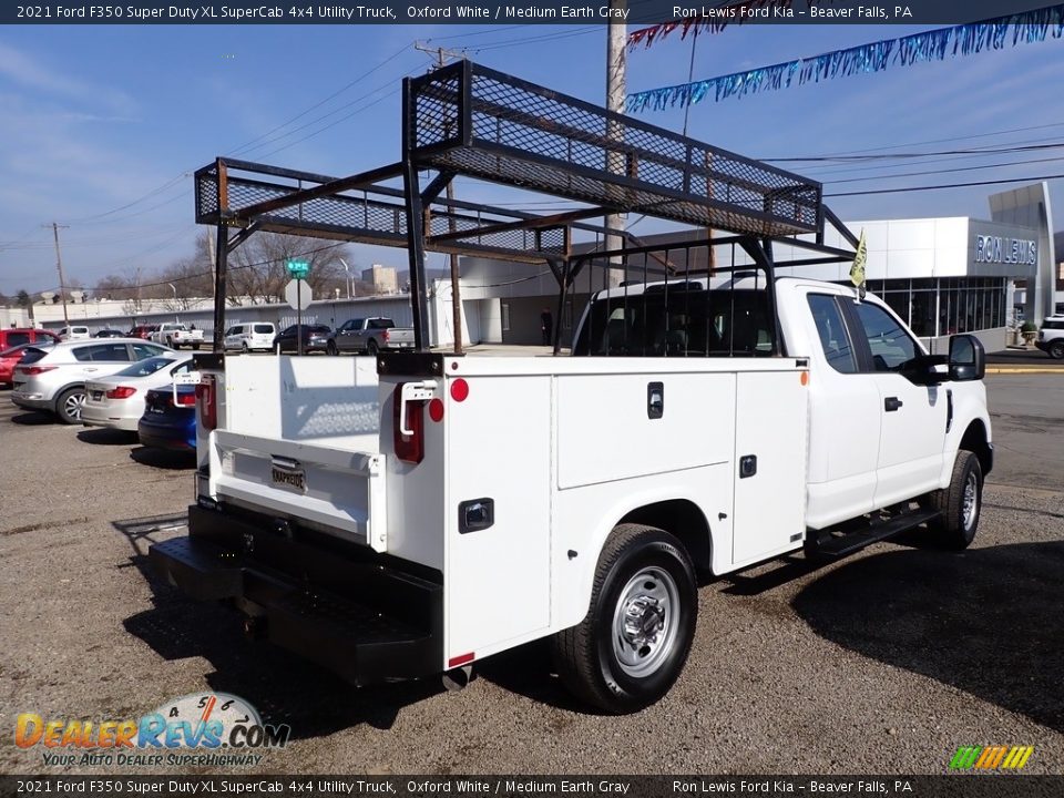 2021 Ford F350 Super Duty XL SuperCab 4x4 Utility Truck Oxford White / Medium Earth Gray Photo #5