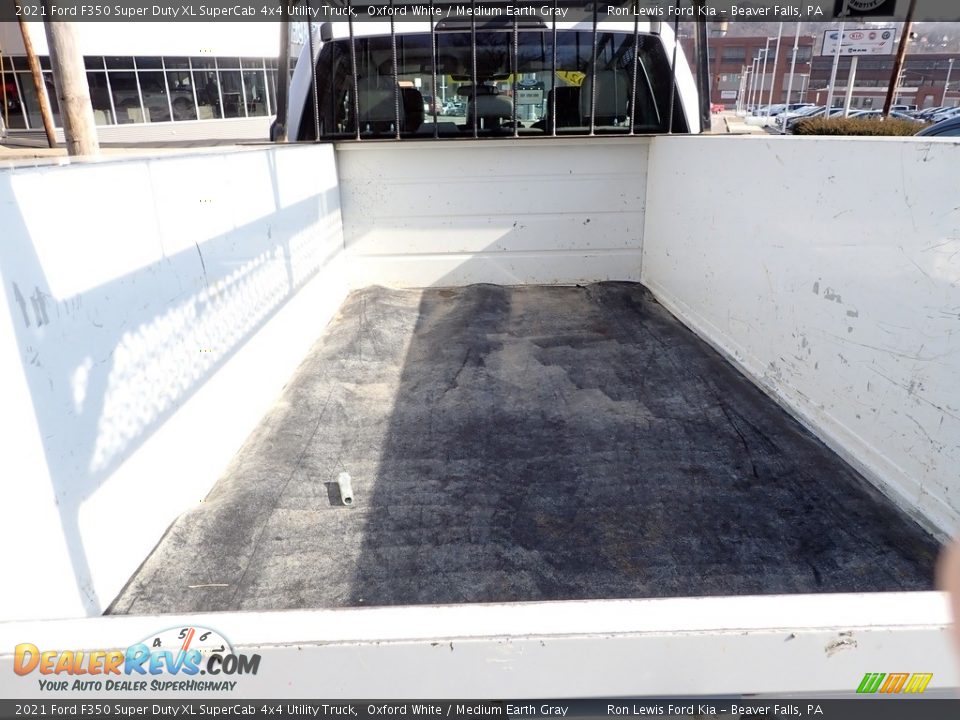 2021 Ford F350 Super Duty XL SuperCab 4x4 Utility Truck Oxford White / Medium Earth Gray Photo #8