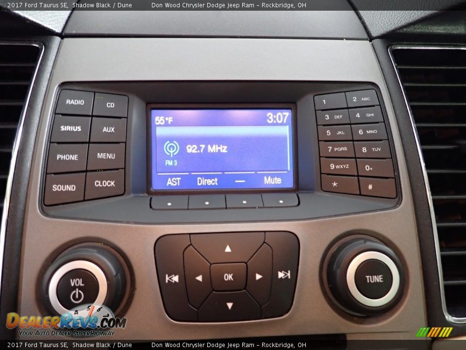 Controls of 2017 Ford Taurus SE Photo #1