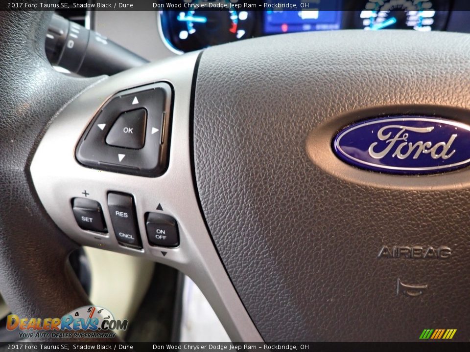 2017 Ford Taurus SE Steering Wheel Photo #15