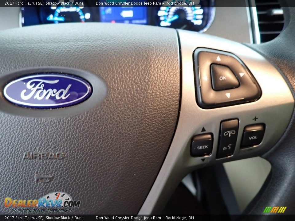 2017 Ford Taurus SE Steering Wheel Photo #16