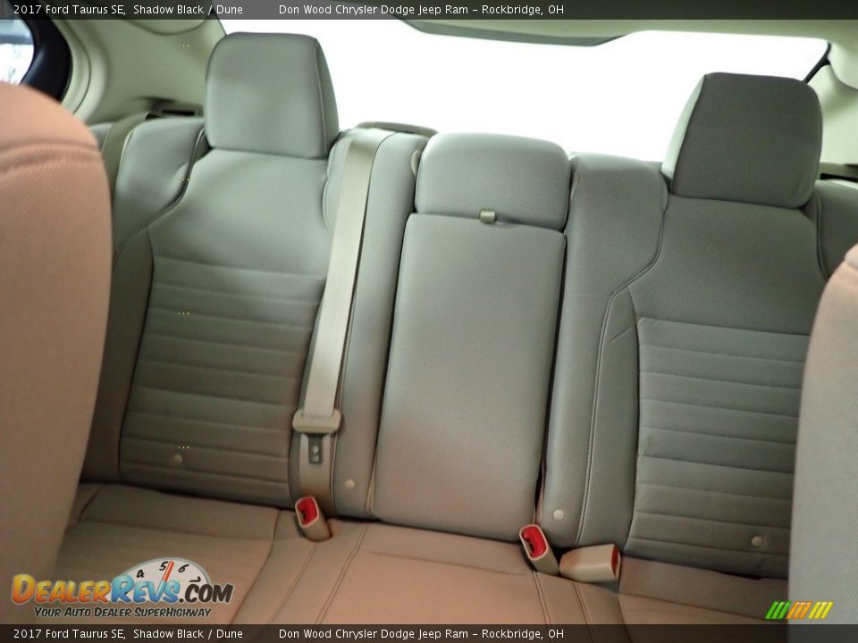 Rear Seat of 2017 Ford Taurus SE Photo #20