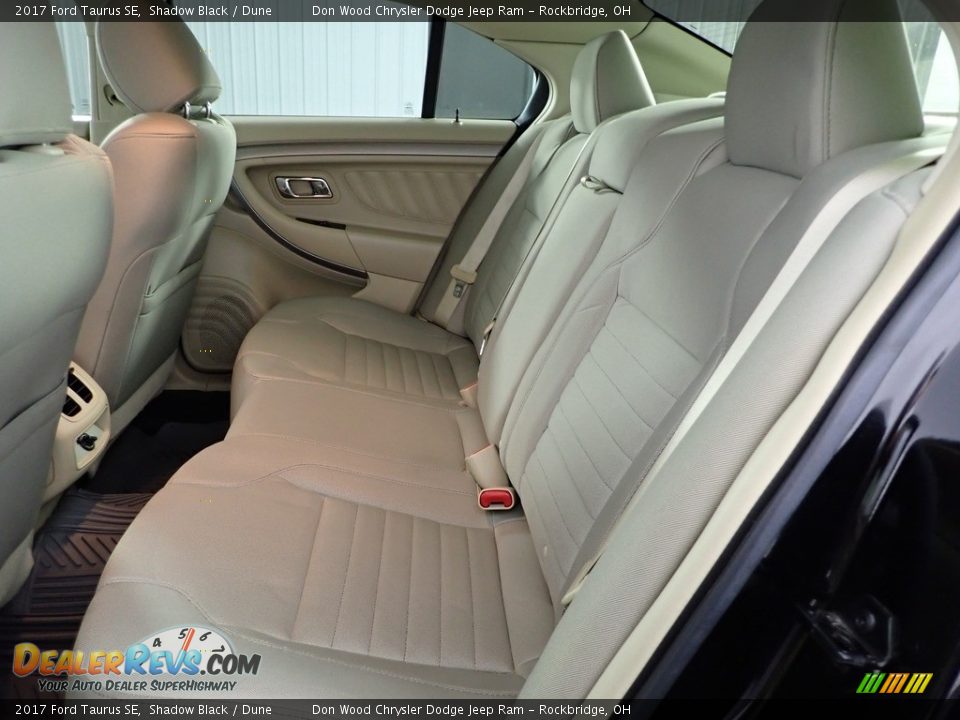 Rear Seat of 2017 Ford Taurus SE Photo #22