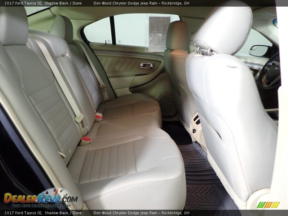 Rear Seat of 2017 Ford Taurus SE Photo #27