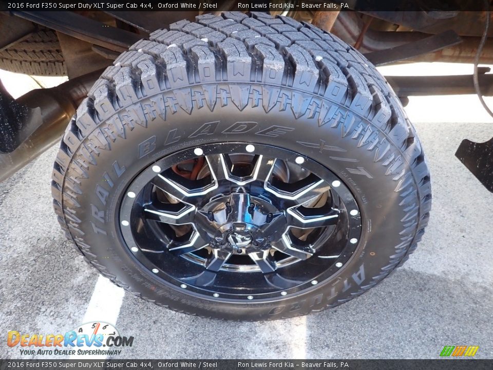 Custom Wheels of 2016 Ford F350 Super Duty XLT Super Cab 4x4 Photo #5