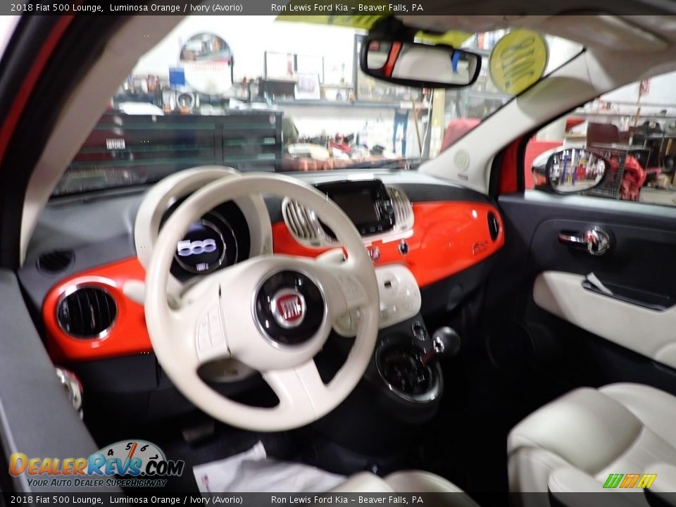 2018 Fiat 500 Lounge Luminosa Orange / Ivory (Avorio) Photo #8