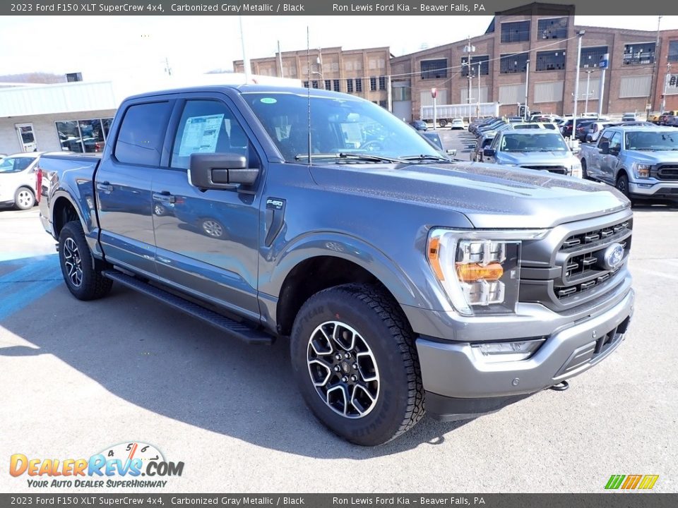 Front 3/4 View of 2023 Ford F150 XLT SuperCrew 4x4 Photo #2