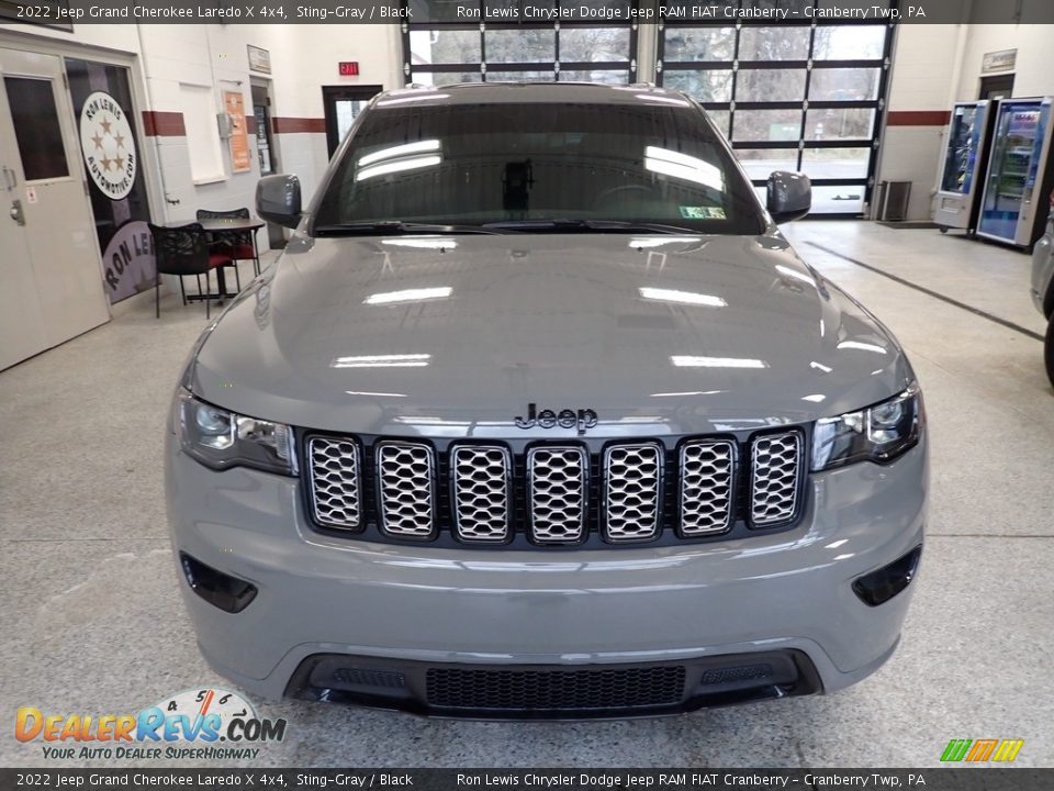 2022 Jeep Grand Cherokee Laredo X 4x4 Sting-Gray / Black Photo #2