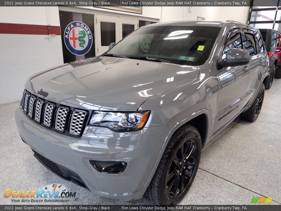 2022 Jeep Grand Cherokee Laredo X 4x4 Sting-Gray / Black Photo #10