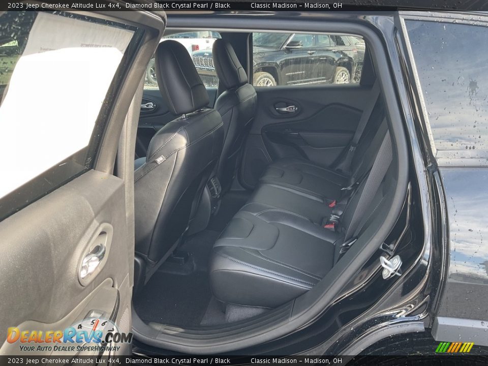 2023 Jeep Cherokee Altitude Lux 4x4 Diamond Black Crystal Pearl / Black Photo #3
