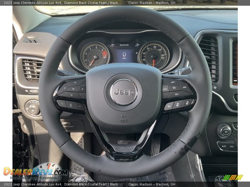 2023 Jeep Cherokee Altitude Lux 4x4 Diamond Black Crystal Pearl / Black Photo #5