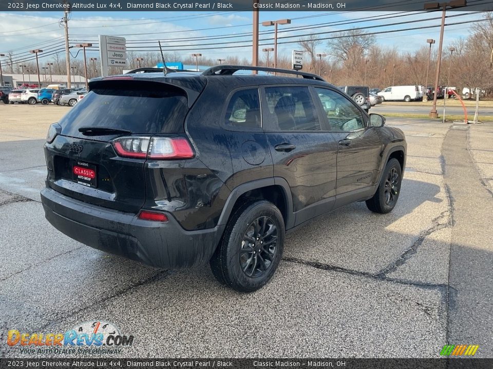 2023 Jeep Cherokee Altitude Lux 4x4 Diamond Black Crystal Pearl / Black Photo #9
