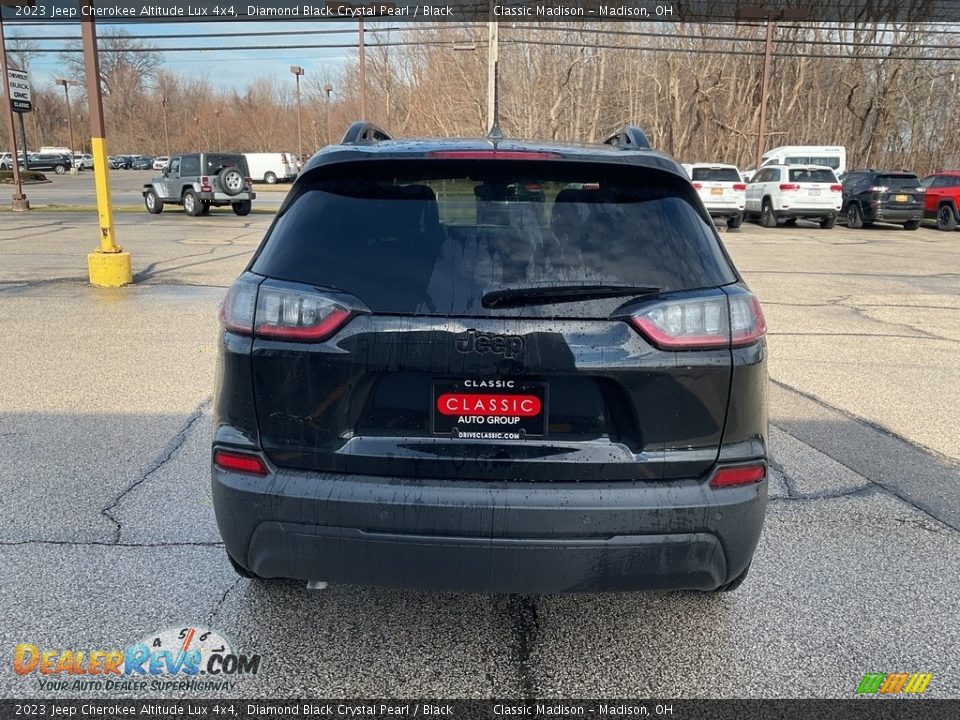 2023 Jeep Cherokee Altitude Lux 4x4 Diamond Black Crystal Pearl / Black Photo #11