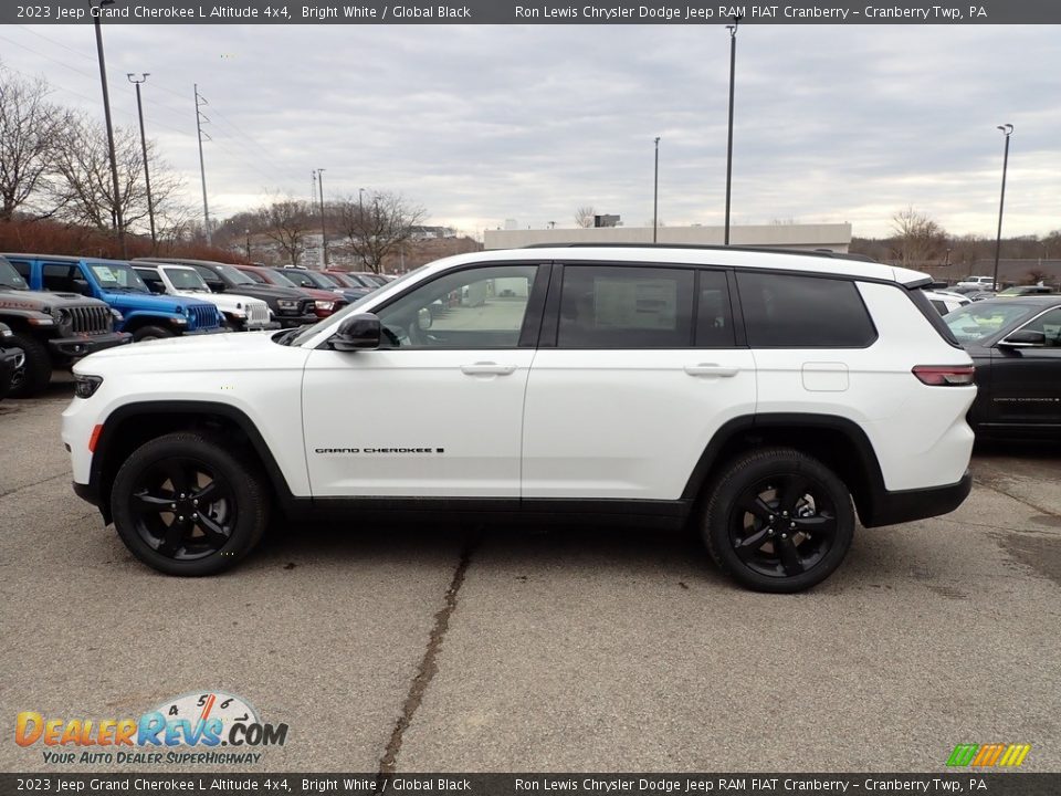 2023 Jeep Grand Cherokee L Altitude 4x4 Bright White / Global Black Photo #2