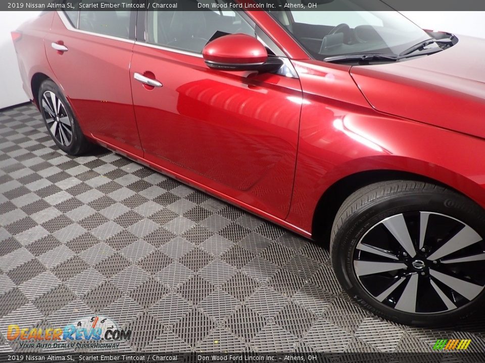 2019 Nissan Altima SL Scarlet Ember Tintcoat / Charcoal Photo #6