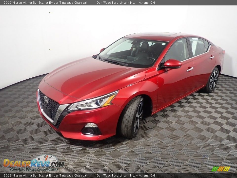 2019 Nissan Altima SL Scarlet Ember Tintcoat / Charcoal Photo #11