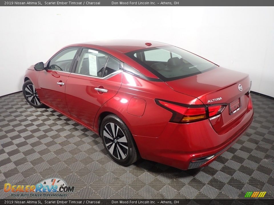 2019 Nissan Altima SL Scarlet Ember Tintcoat / Charcoal Photo #14