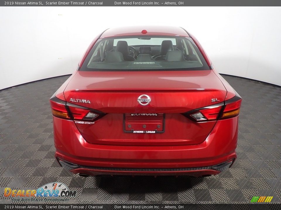 2019 Nissan Altima SL Scarlet Ember Tintcoat / Charcoal Photo #15