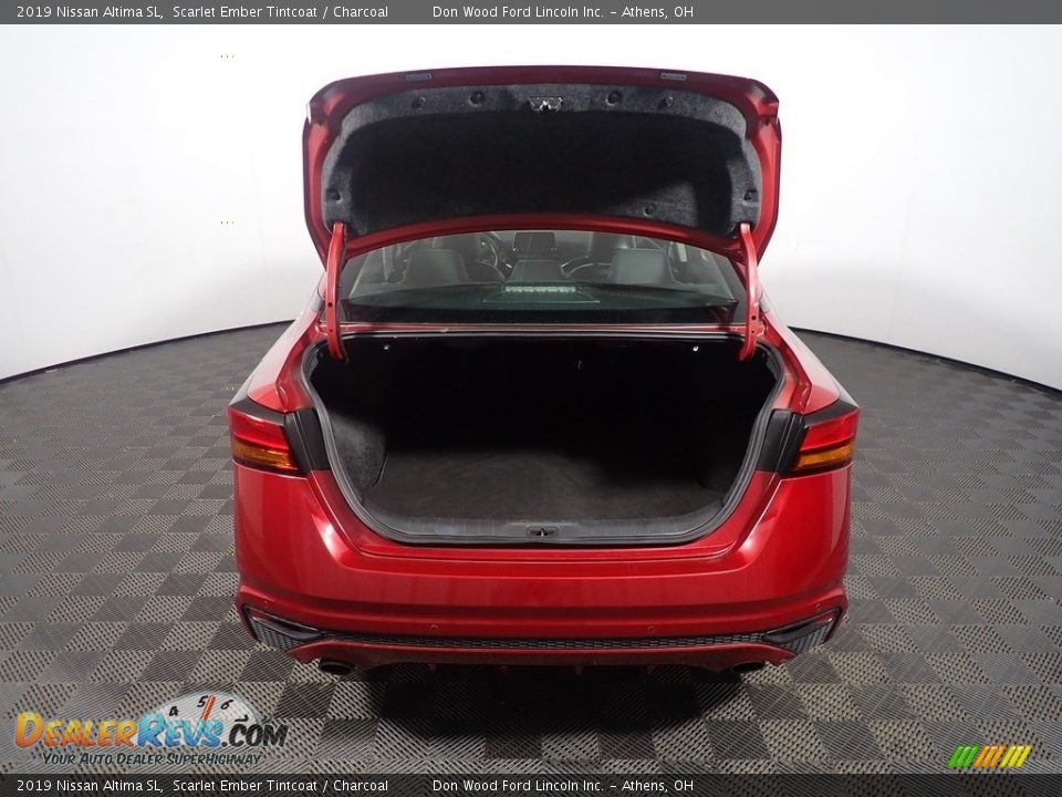 2019 Nissan Altima SL Scarlet Ember Tintcoat / Charcoal Photo #16