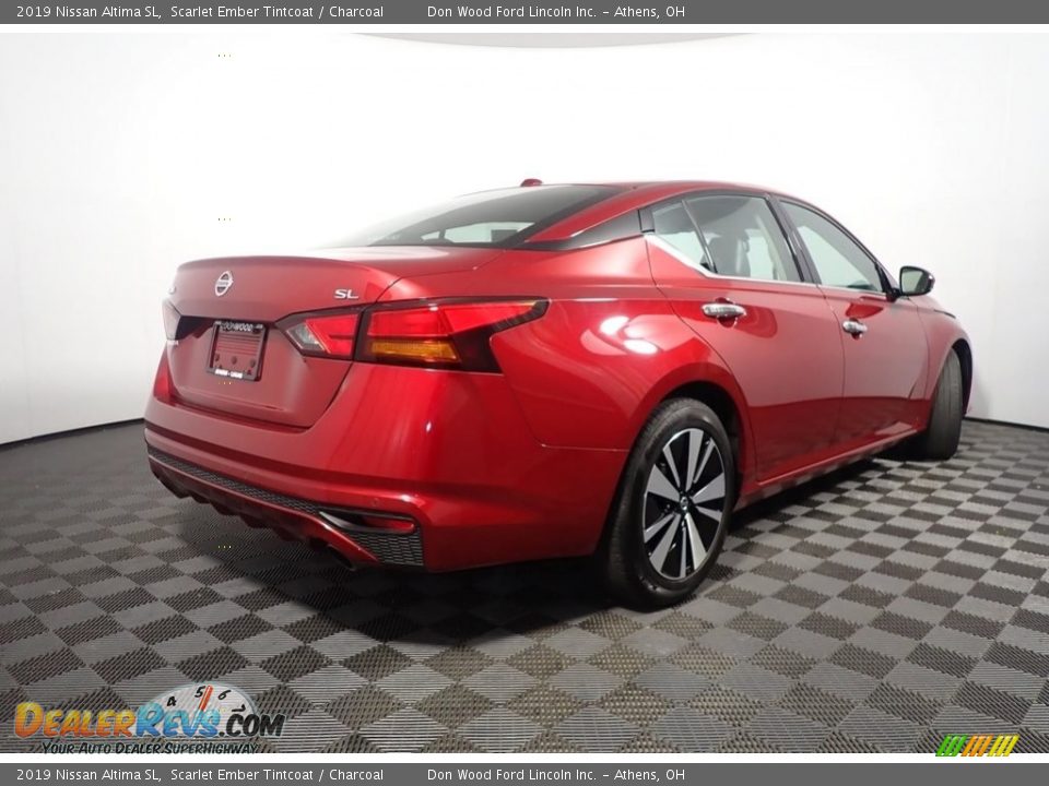 2019 Nissan Altima SL Scarlet Ember Tintcoat / Charcoal Photo #18