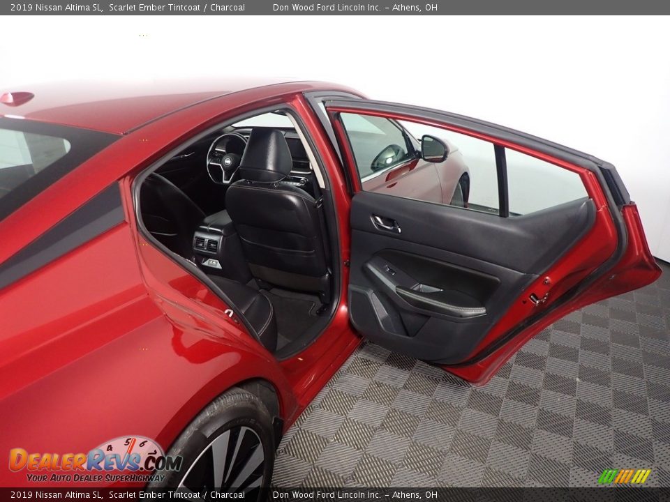 2019 Nissan Altima SL Scarlet Ember Tintcoat / Charcoal Photo #36