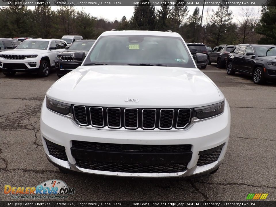 2023 Jeep Grand Cherokee L Laredo 4x4 Bright White / Global Black Photo #8