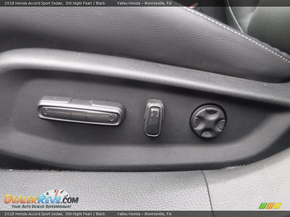 Controls of 2018 Honda Accord Sport Sedan Photo #12