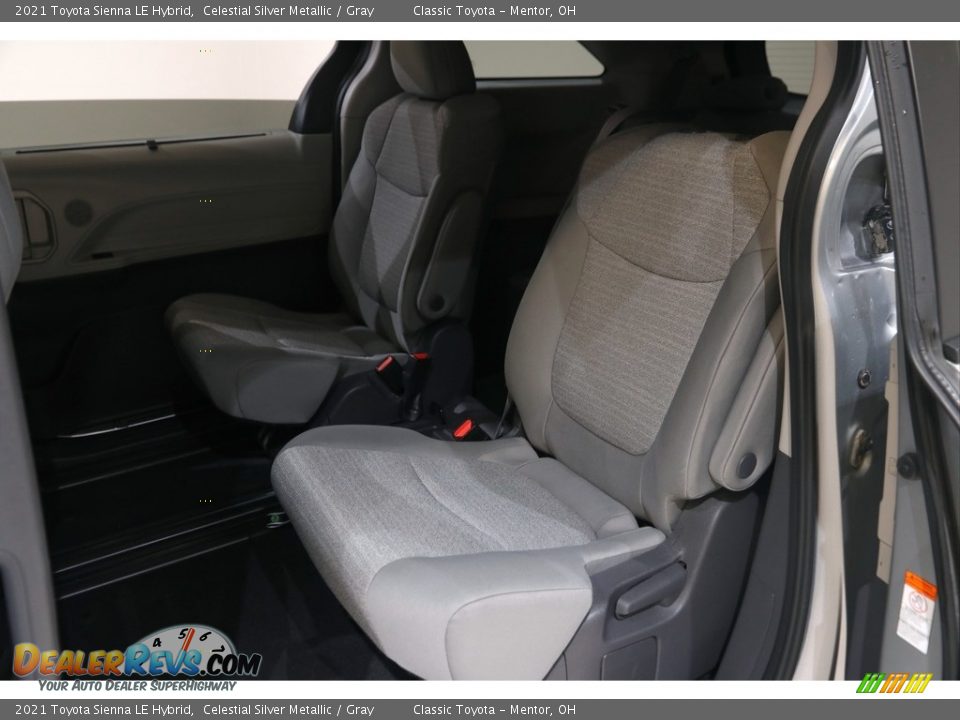 2021 Toyota Sienna LE Hybrid Celestial Silver Metallic / Gray Photo #20