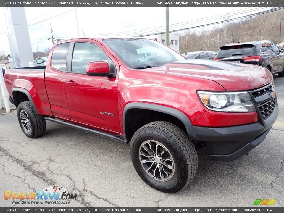 Front 3/4 View of 2018 Chevrolet Colorado ZR2 Extended Cab 4x4 Photo #8