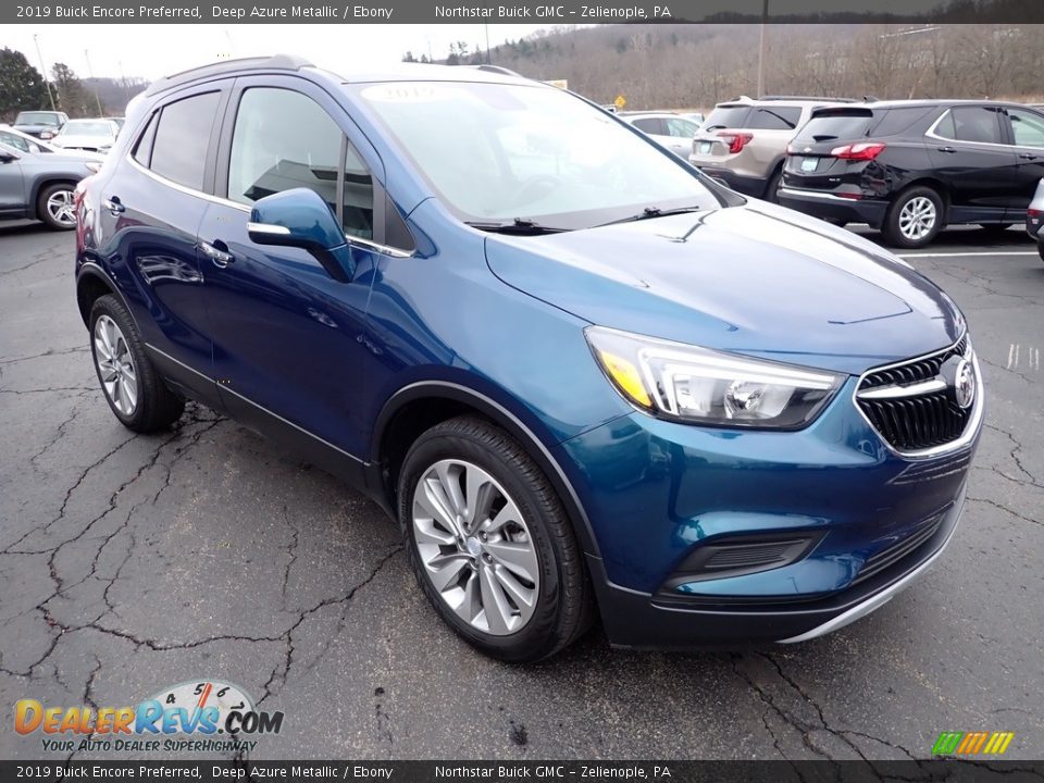 Front 3/4 View of 2019 Buick Encore Preferred Photo #9