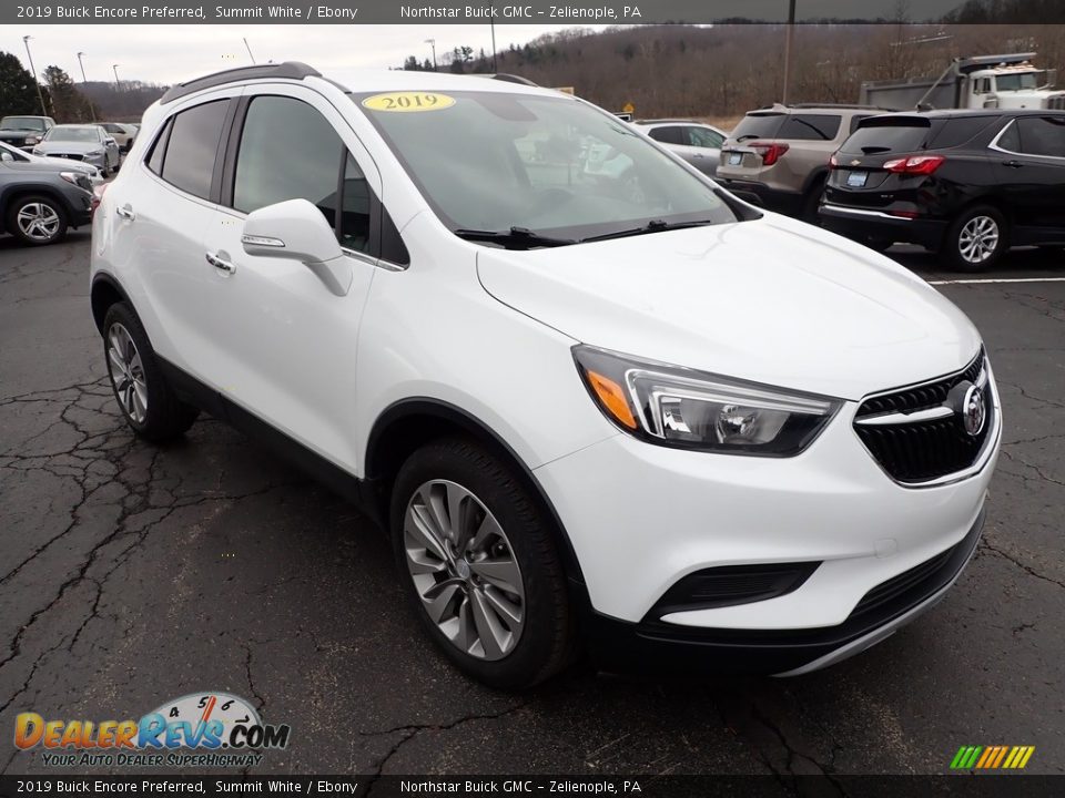 Front 3/4 View of 2019 Buick Encore Preferred Photo #9