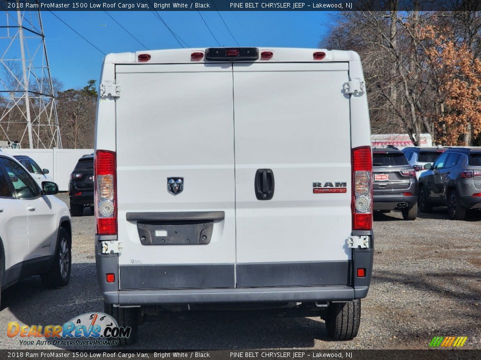 2018 Ram ProMaster 1500 Low Roof Cargo Van Bright White / Black Photo #8