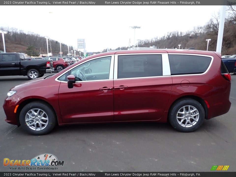 2023 Chrysler Pacifica Touring L Velvet Red Pearl / Black/Alloy Photo #2