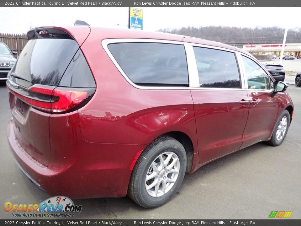 2023 Chrysler Pacifica Touring L Velvet Red Pearl / Black/Alloy Photo #6