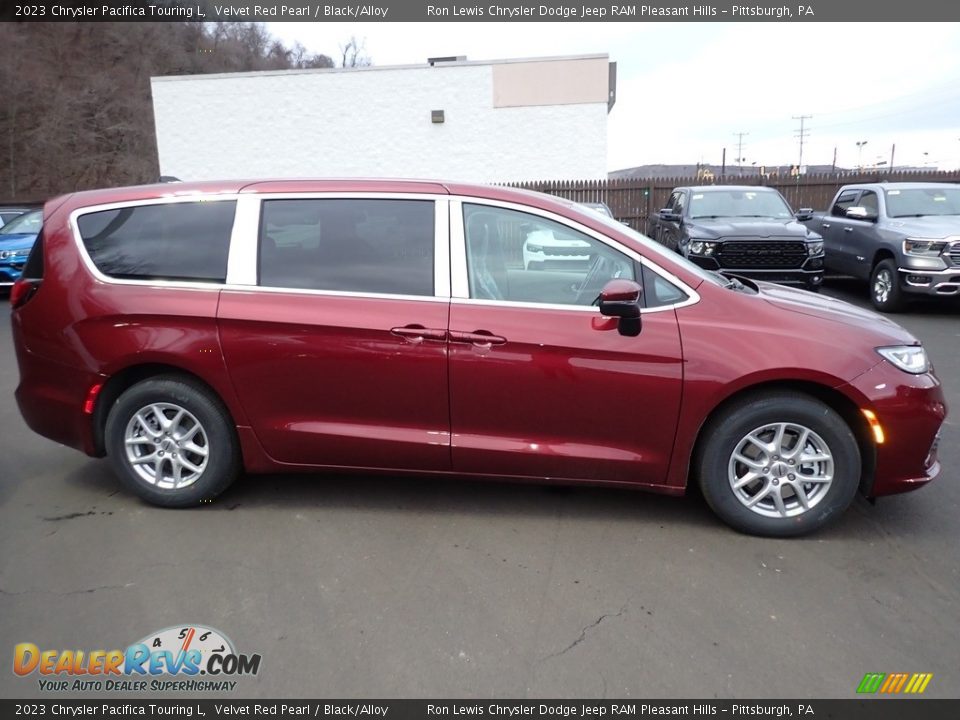 2023 Chrysler Pacifica Touring L Velvet Red Pearl / Black/Alloy Photo #7