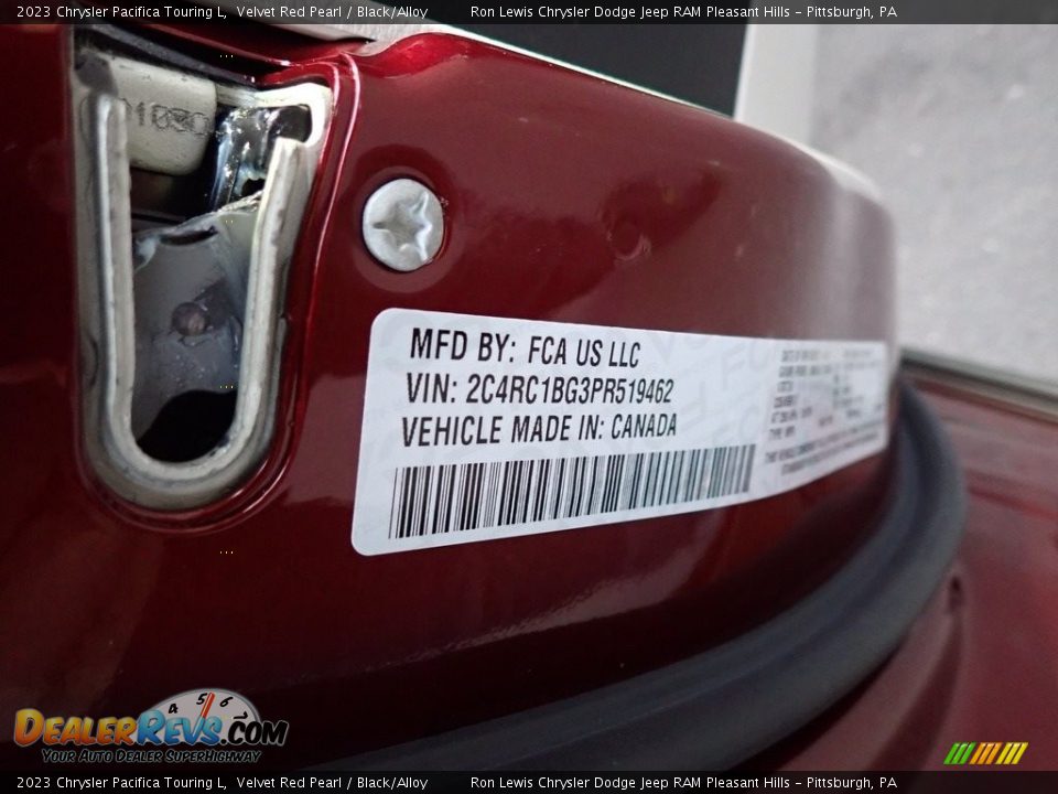 2023 Chrysler Pacifica Touring L Velvet Red Pearl / Black/Alloy Photo #16