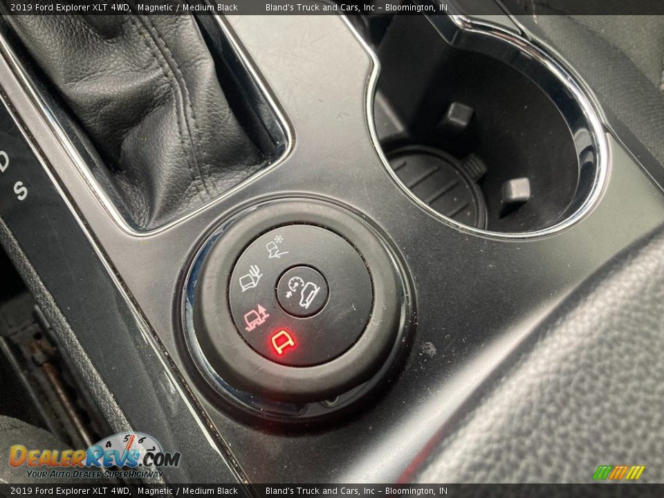 2019 Ford Explorer XLT 4WD Magnetic / Medium Black Photo #29