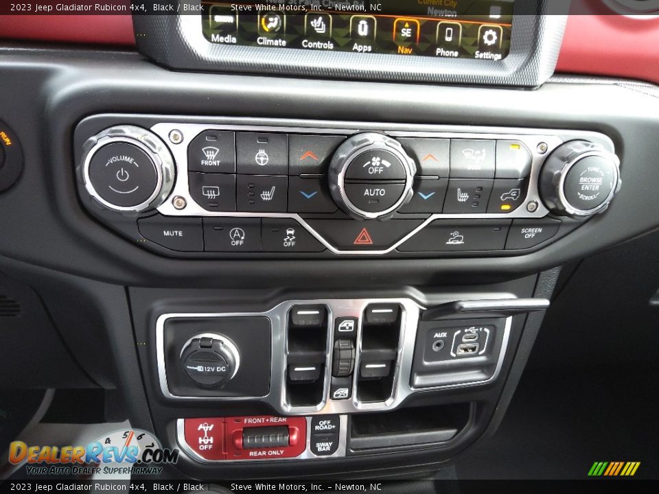 Controls of 2023 Jeep Gladiator Rubicon 4x4 Photo #27