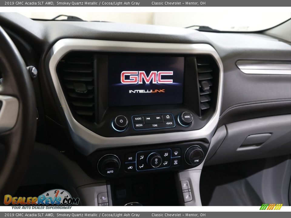 Controls of 2019 GMC Acadia SLT AWD Photo #9