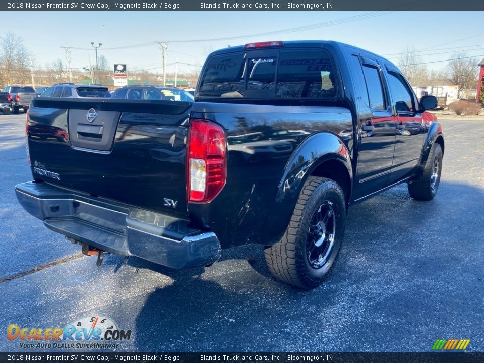 2018 Nissan Frontier SV Crew Cab Magnetic Black / Beige Photo #6