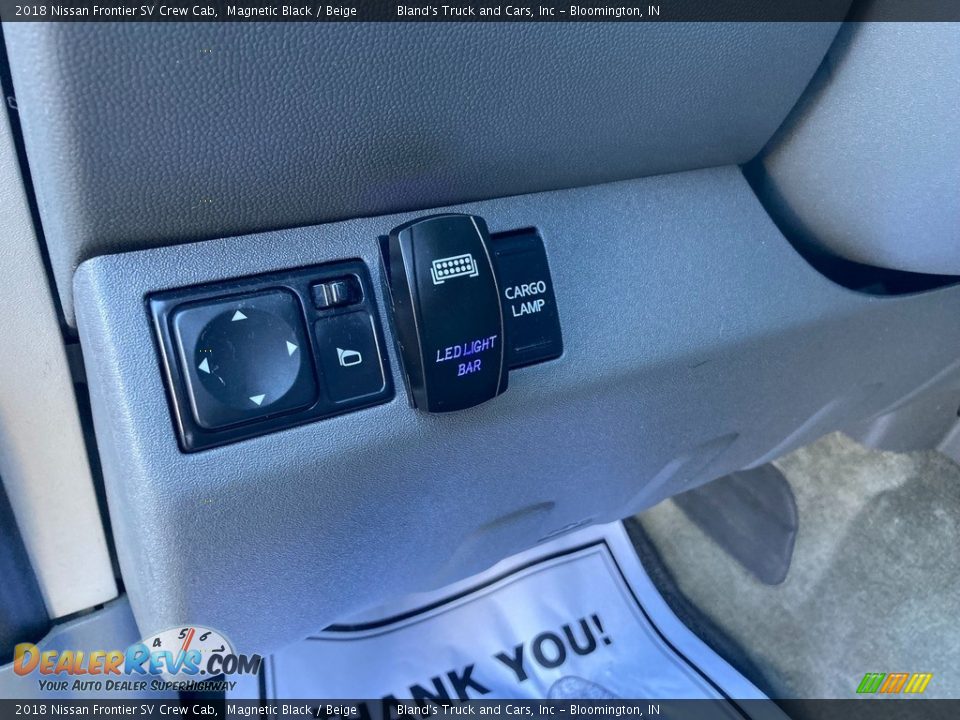 Controls of 2018 Nissan Frontier SV Crew Cab Photo #17
