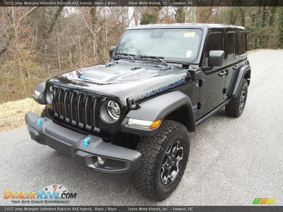Front 3/4 View of 2022 Jeep Wrangler Unlimited Rubicon 4XE Hybrid Photo #3