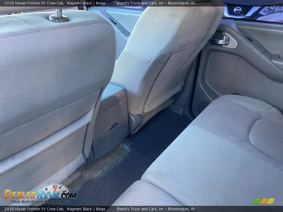 Rear Seat of 2018 Nissan Frontier SV Crew Cab Photo #28