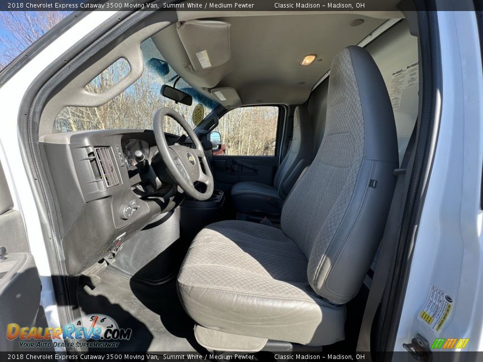 Front Seat of 2018 Chevrolet Express Cutaway 3500 Moving Van Photo #5