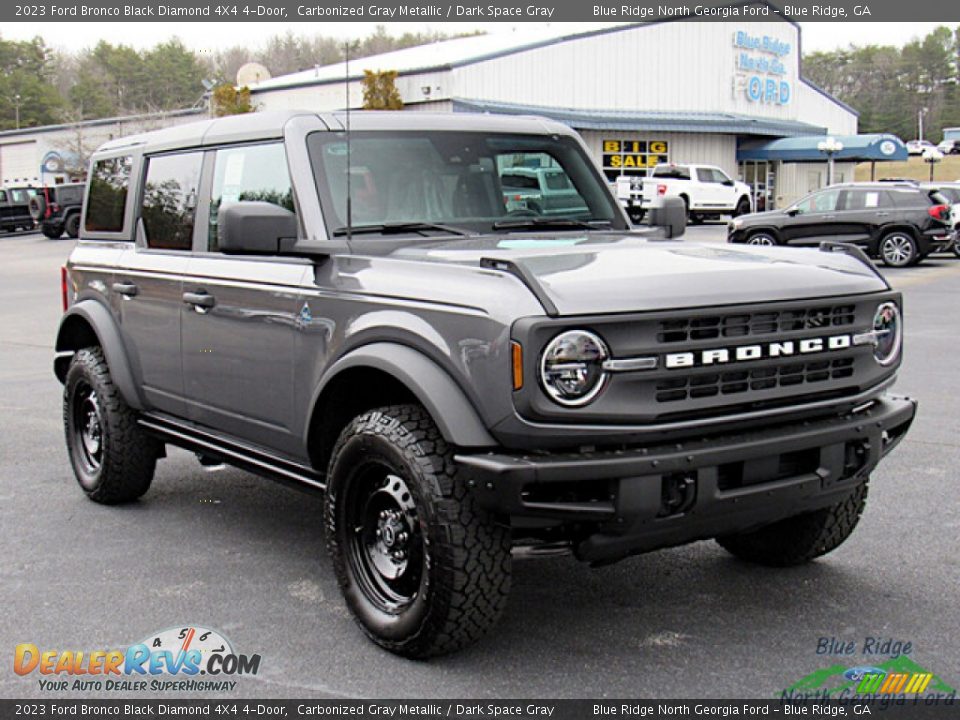 Front 3/4 View of 2023 Ford Bronco Black Diamond 4X4 4-Door Photo #7