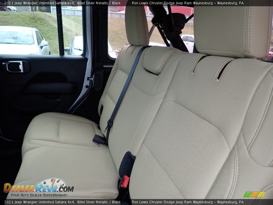 2021 Jeep Wrangler Unlimited Sahara 4x4 Billet Silver Metallic / Black Photo #12