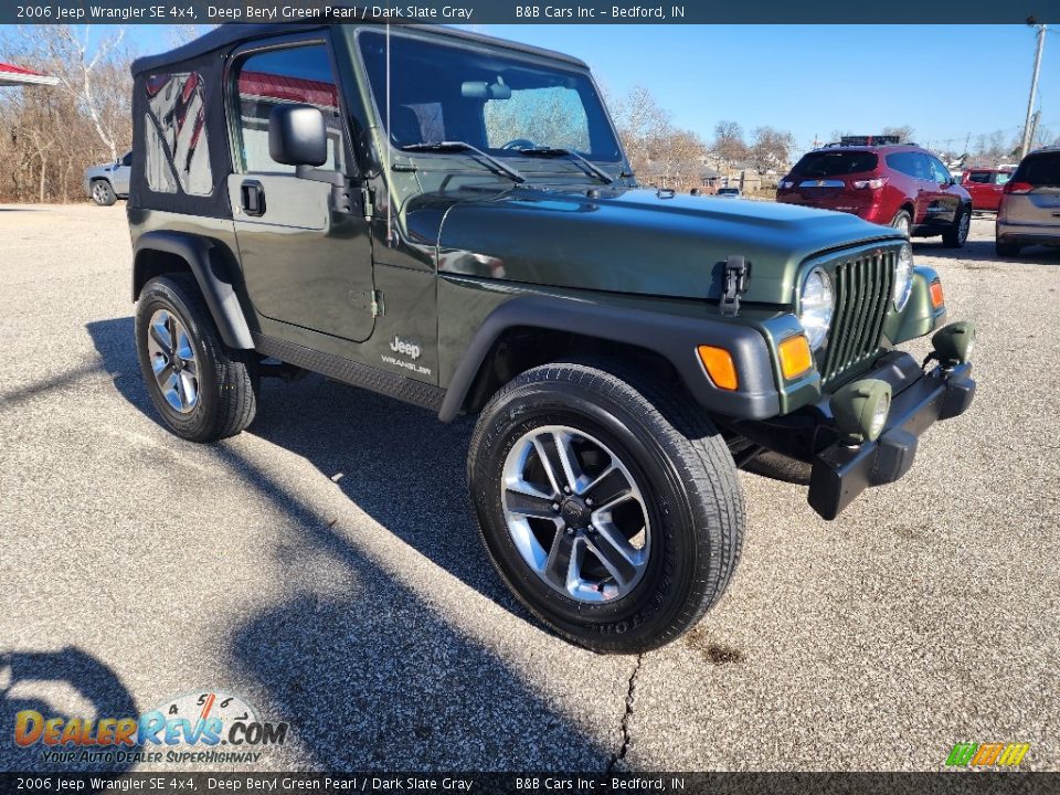 Front 3/4 View of 2006 Jeep Wrangler SE 4x4 Photo #20