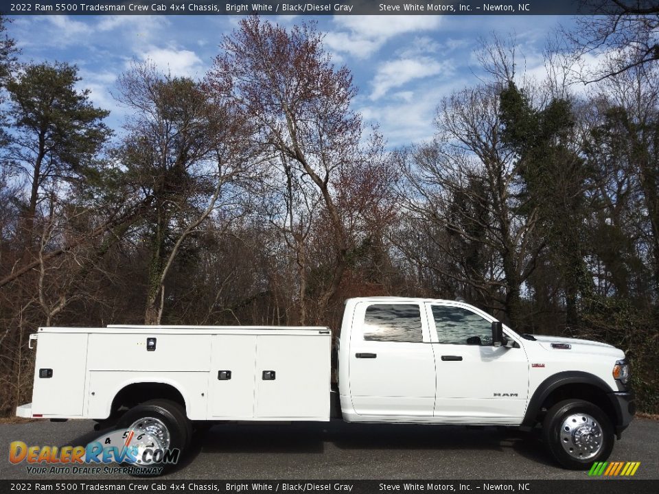 2022 Ram 5500 Tradesman Crew Cab 4x4 Chassis Bright White / Black/Diesel Gray Photo #6