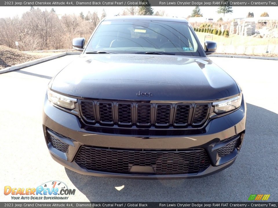 2023 Jeep Grand Cherokee Altitude 4x4 Diamond Black Crystal Pearl / Global Black Photo #2