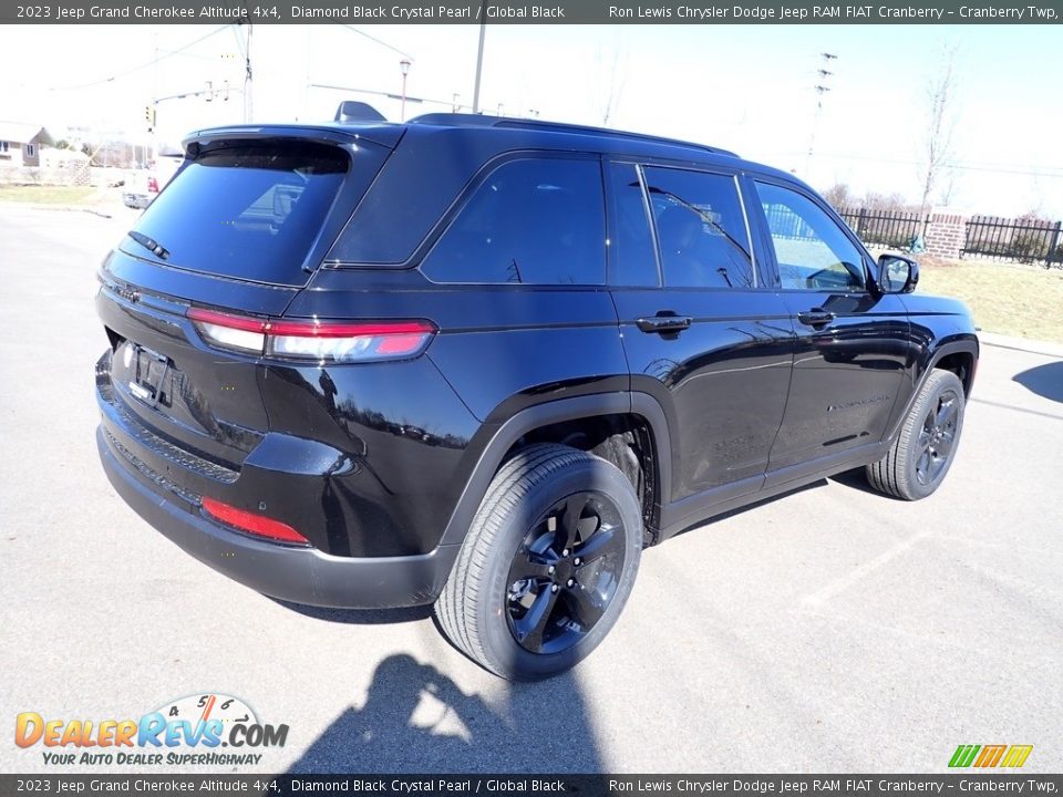 2023 Jeep Grand Cherokee Altitude 4x4 Diamond Black Crystal Pearl / Global Black Photo #5
